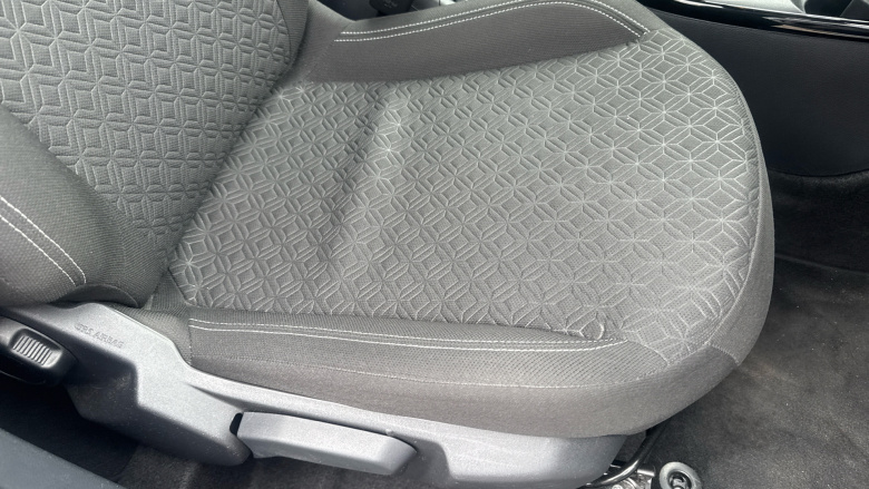 Toyota Aygo X 1.0 VVT-i Edge 5dr Petrol Hatchback